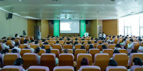 重溫崢嶸歲月 賡續紅色血脈 校黨委組織開展 我們的七月 紅色觀影活動