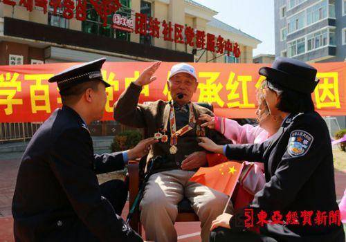 圈河出入境邊防檢查站開展 學(xué)黨史 活動(dòng) 老戰(zhàn)士含淚講述戰(zhàn)斗故事